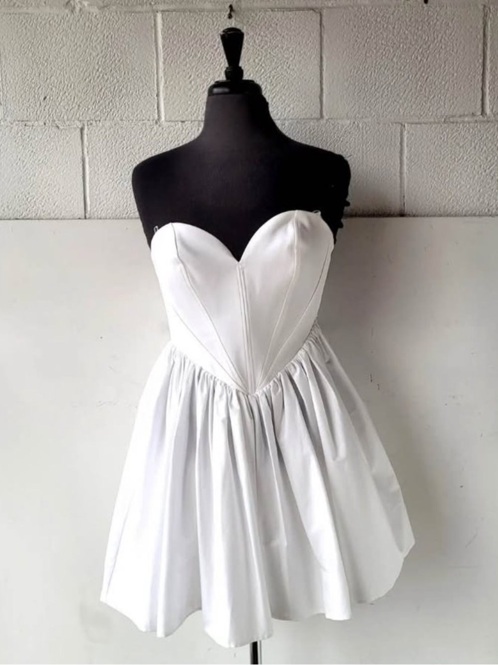 NWOT Zara White Sweetheart Mini Dress Size Medium